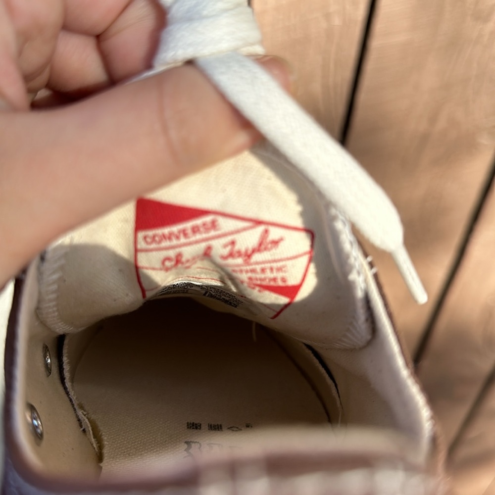 NWT brown chuck 70s. Comes with box - Picture 5 of 7
